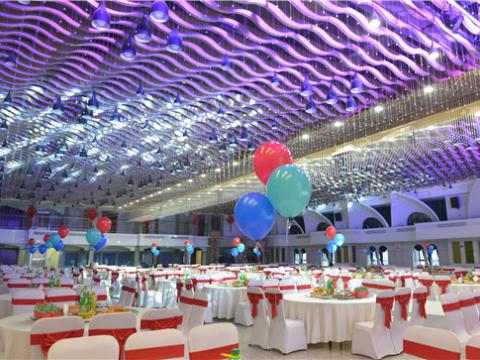 圣诞不“剩单”，等你来造——菠菜担保网集团团委安然夜进行圣诞狂欢活动