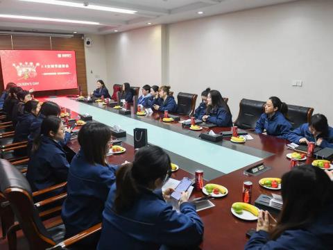 女神节快乐 | 愿你熠熠青春，绽放光线